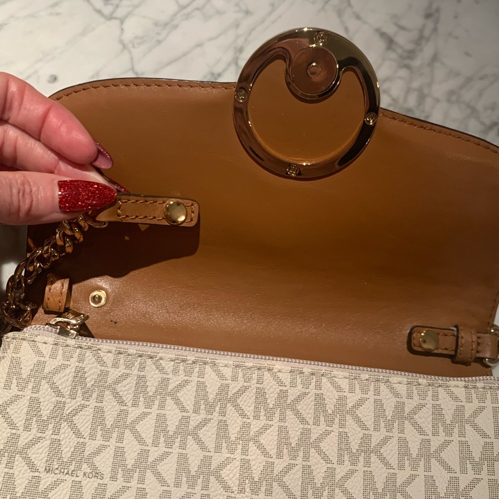 🎈MICHAEL KORS CROSSBODY HANDBAG🎈NWOT EXCELLENT CONDITION! NEVER USED! - Picture 11 of 13
